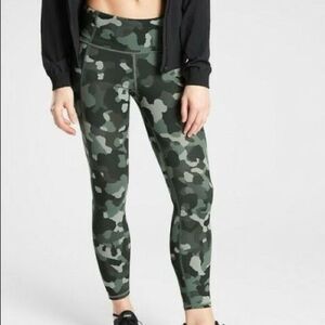 Athleta Lightning 7/8 Camo‎ Tights Leggings Pockets  Green XS